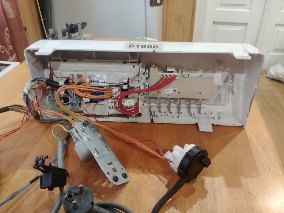 Панель управления пралки стиральной машины WHIRLPOOL Bauknecht Ignis