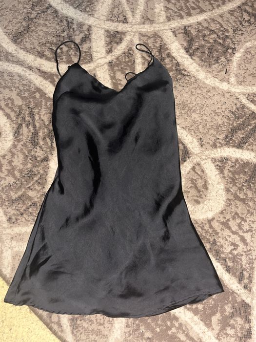 Сукня атласна жіноча