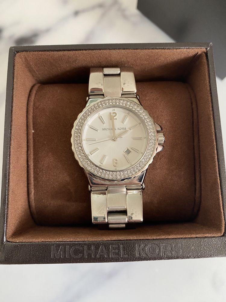 Zegarek Michael Kors kolor srebrny, cyrkonie