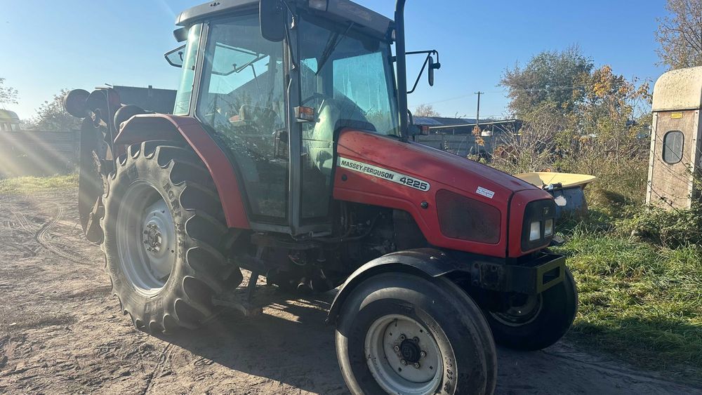 MASSEY FERGUSON 4225. sprowadzony. stan b. dobry.