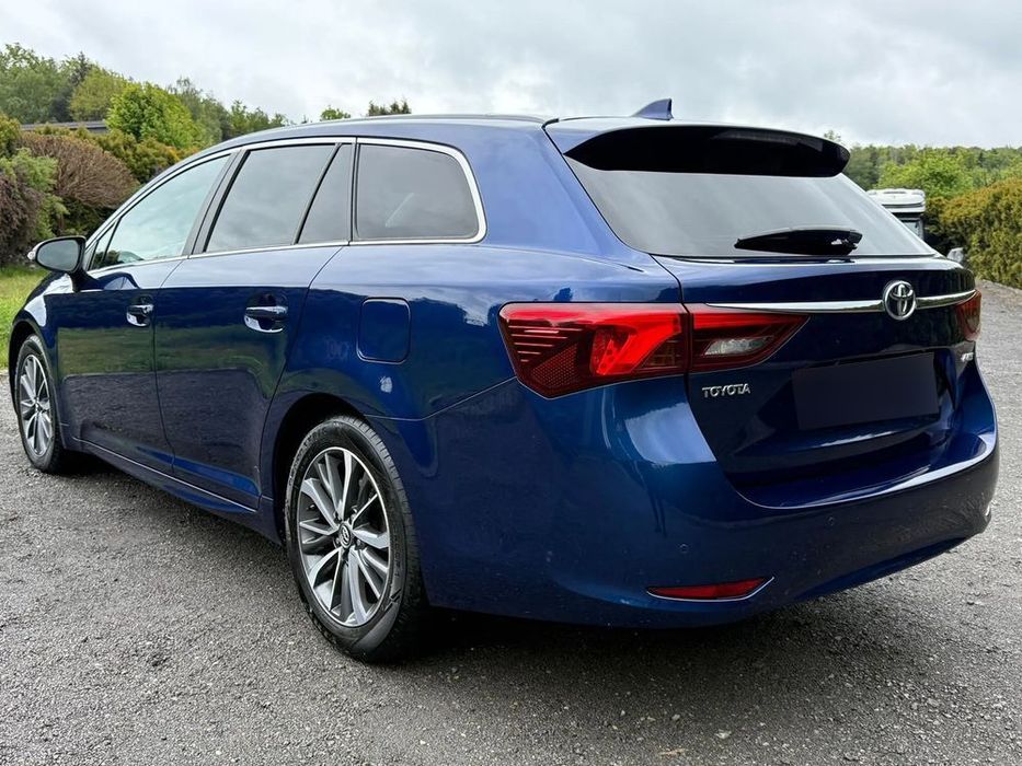 Toyota Avensis krajowa piękna zadbana benzyna 1.8 147KM automat bogata opcja serwis