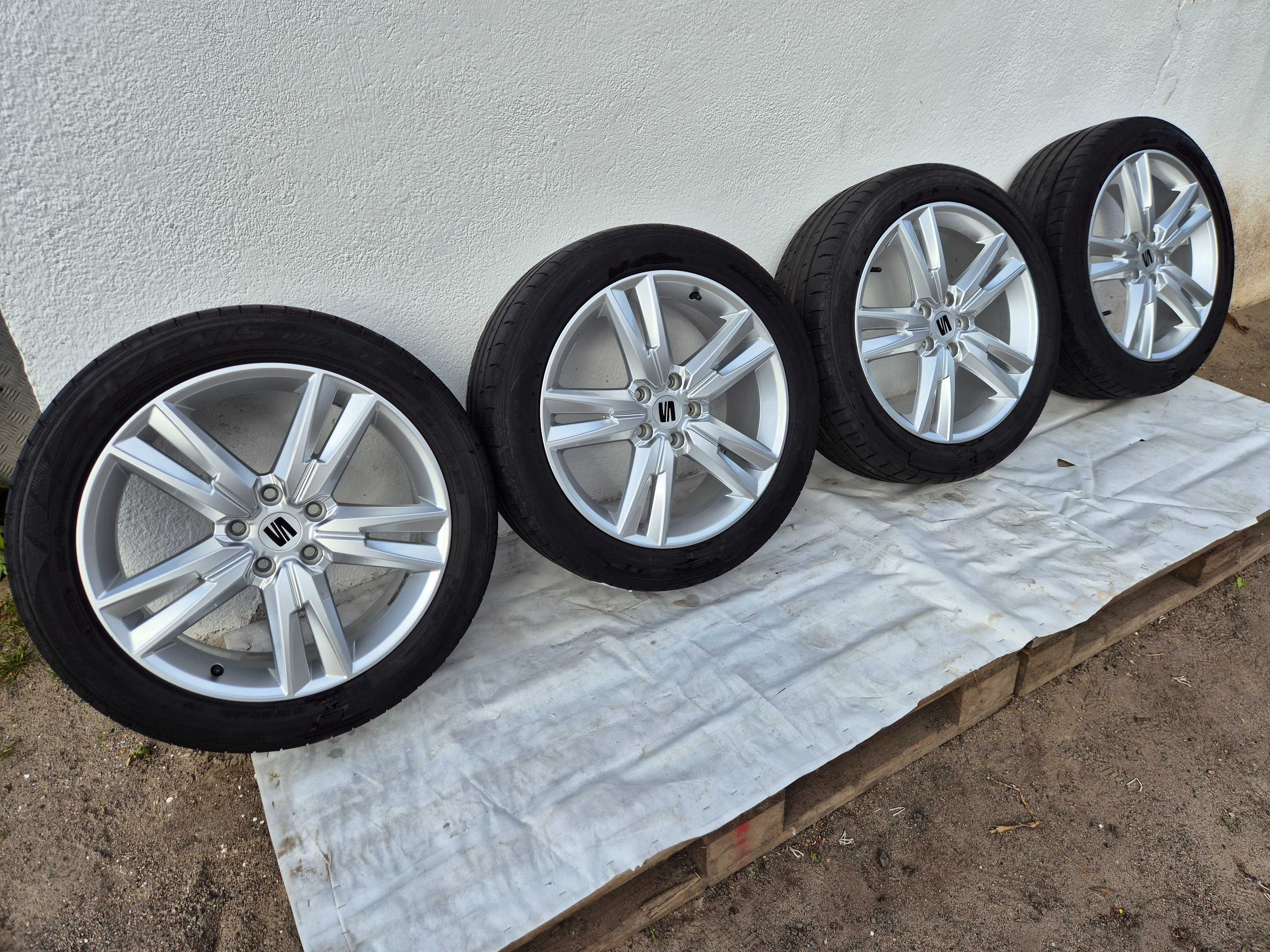 Komplet Kół Koła Felgi 18" Cali 5x112 ET45 LATO Seat Ateca Altea Orygi
