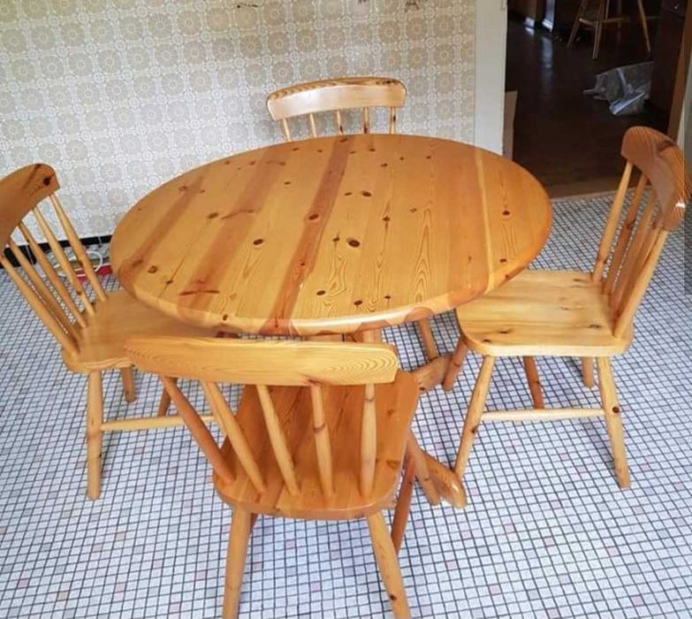 Stół z 5 krzesłami