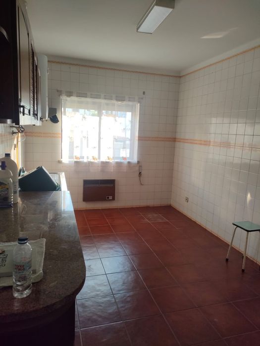 Vendo t2 com arrecadação centro Portalegre