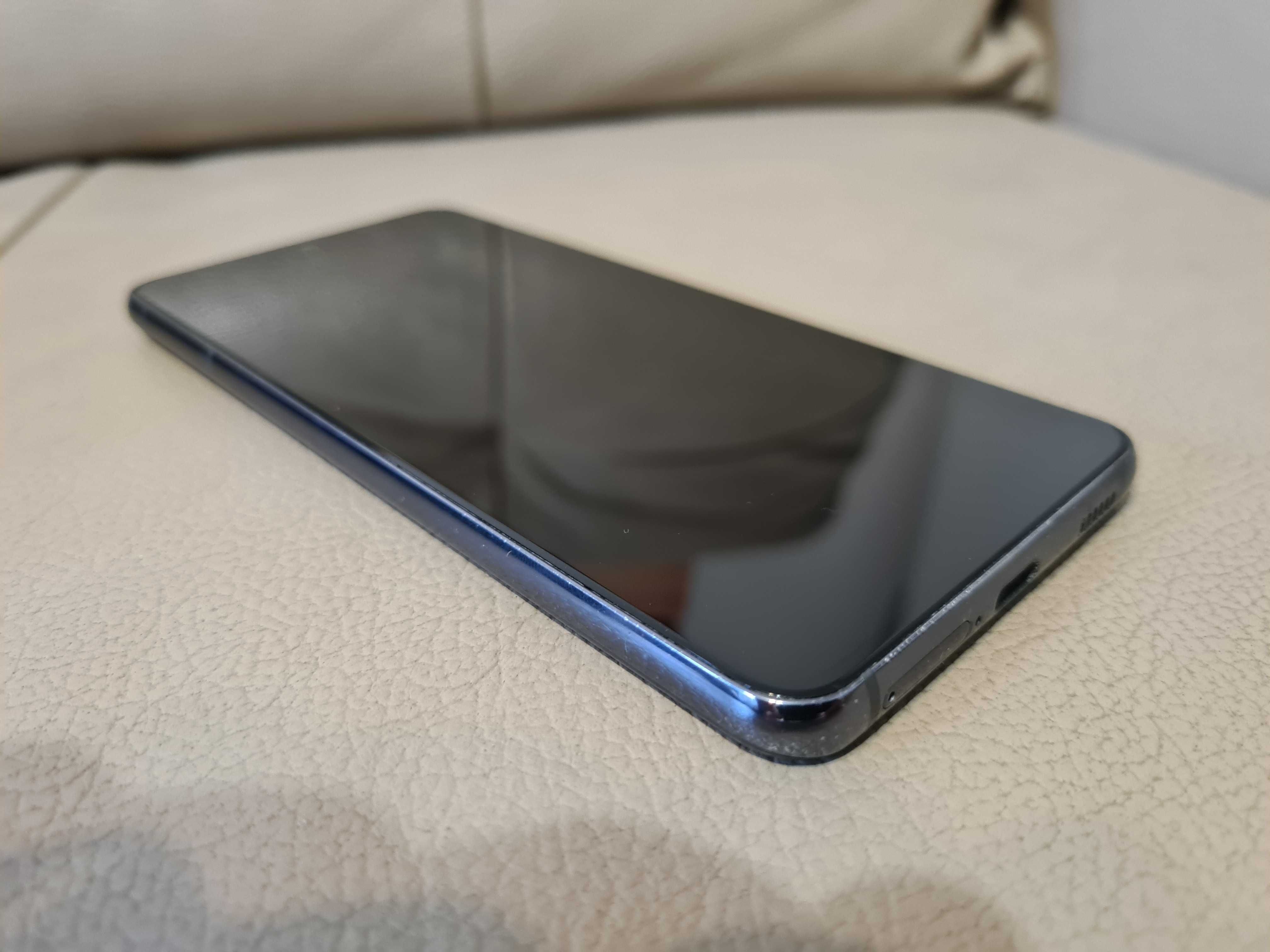 Samsung Galaxy S21 5G bardzo ładny, komplet + etui