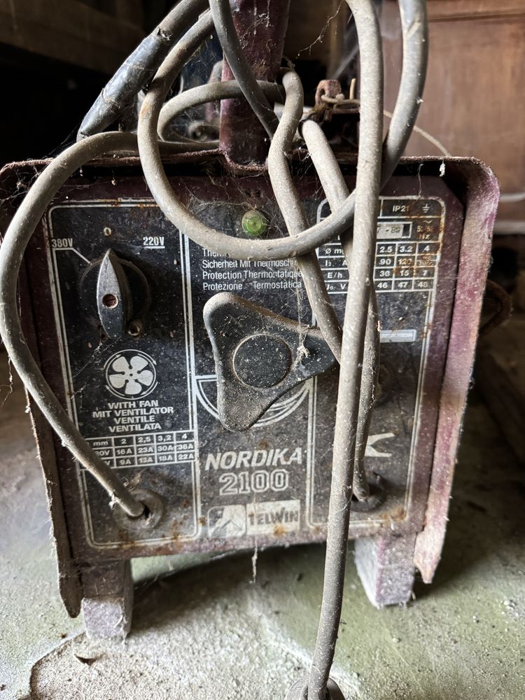 Maquina de soldar como mostra na foto