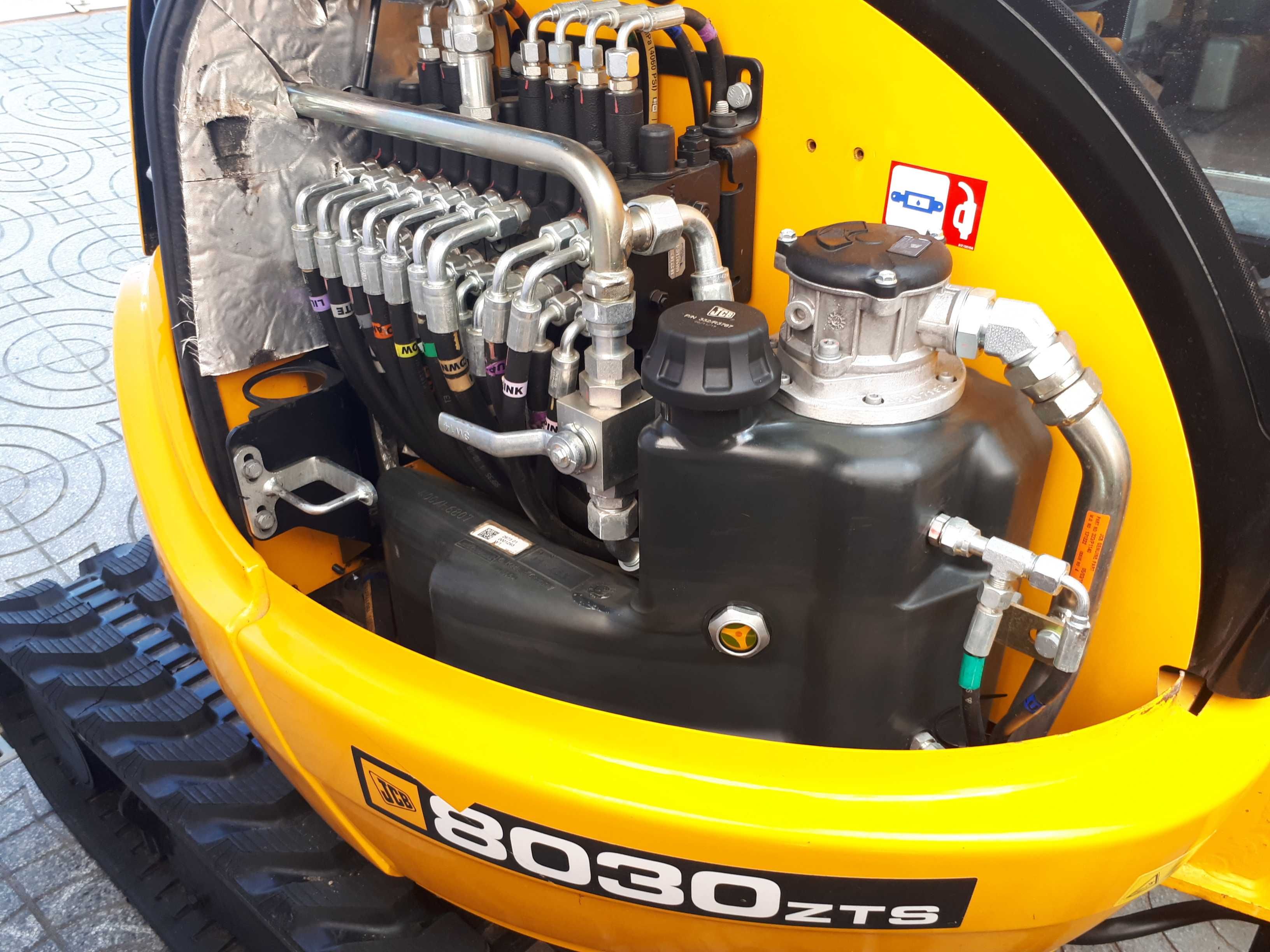 Máquina Mini Escavadora Hidráulica JCB 8030 ZTS de 2019