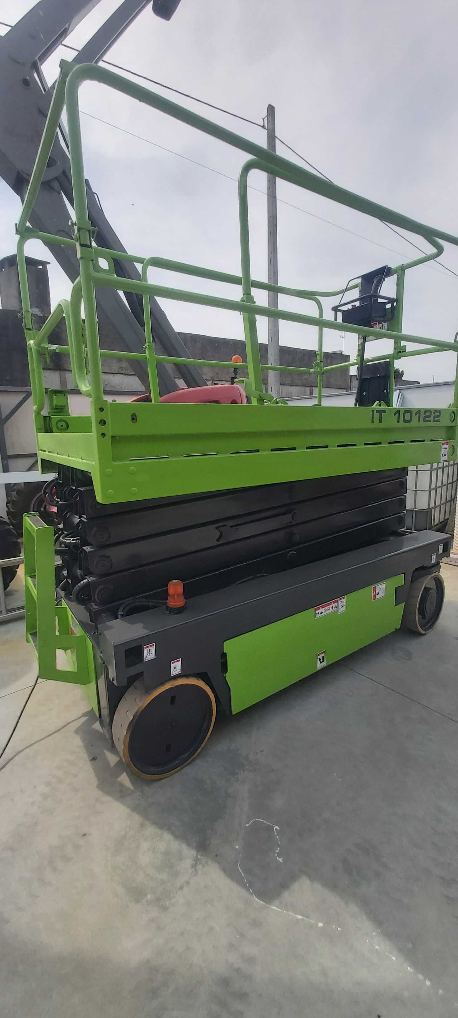 Plataformas elevatórias  para aluguer