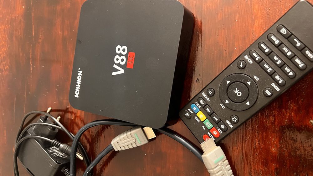 Box TV 4K c/acessorios