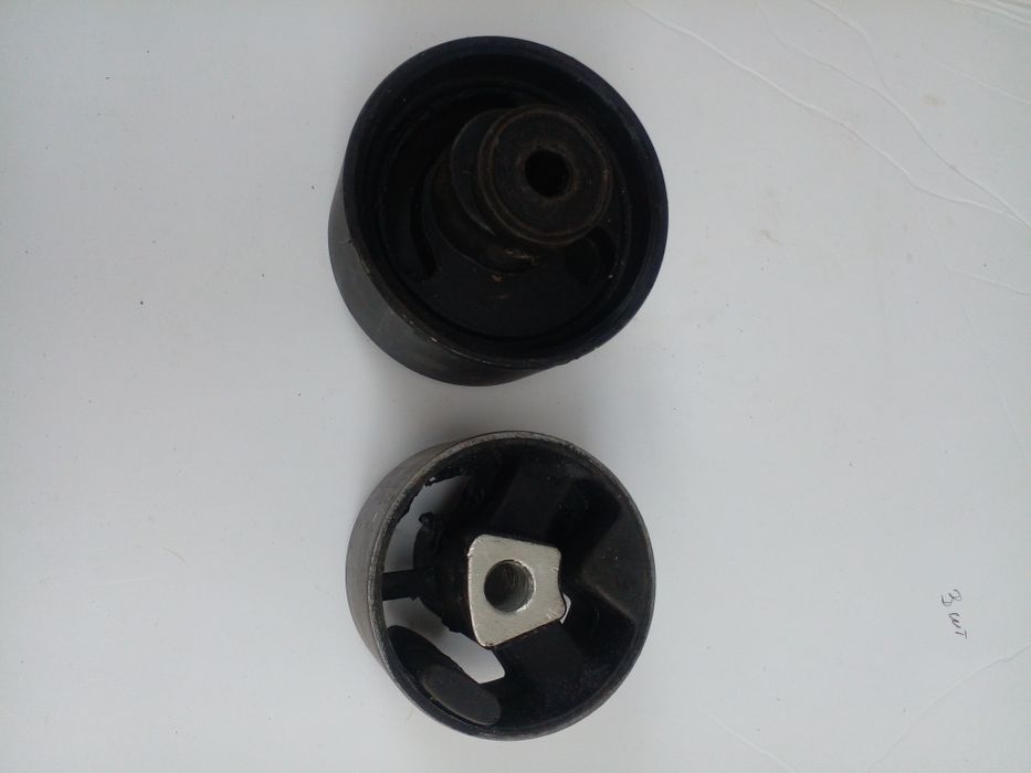 Нові подушки двигуна