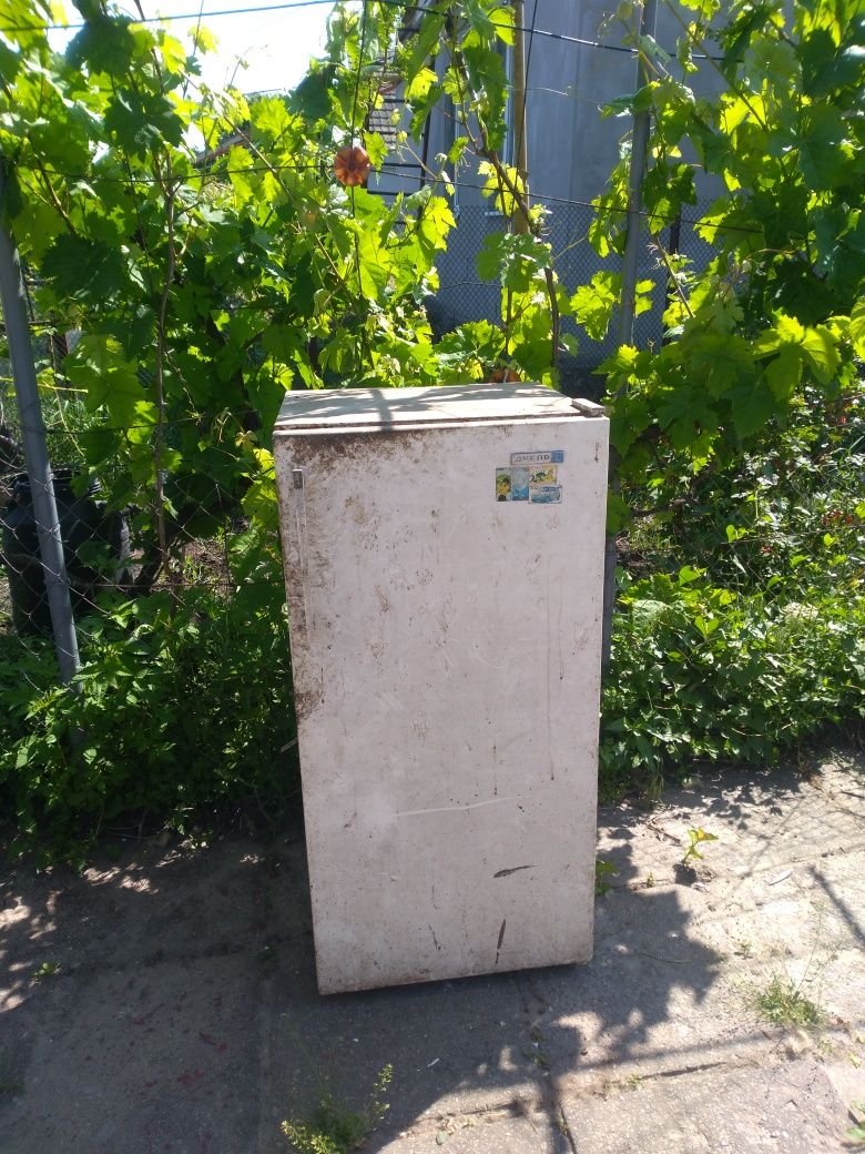 Продам холодильник Днепр 2.