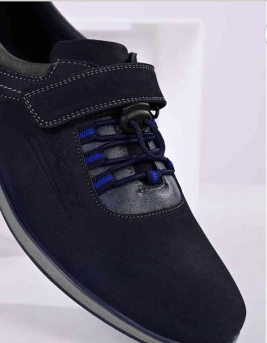 Нові Туфлі (устілка 22,5 см)