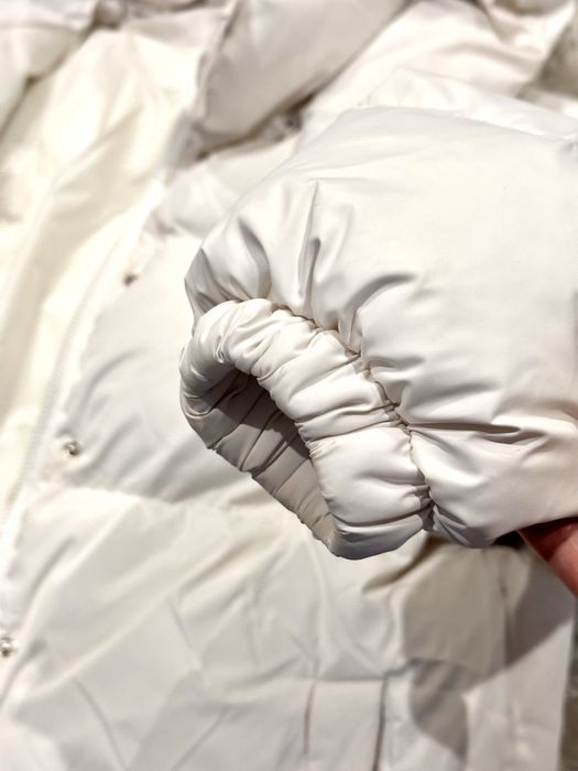 Пуховик білий жіночий