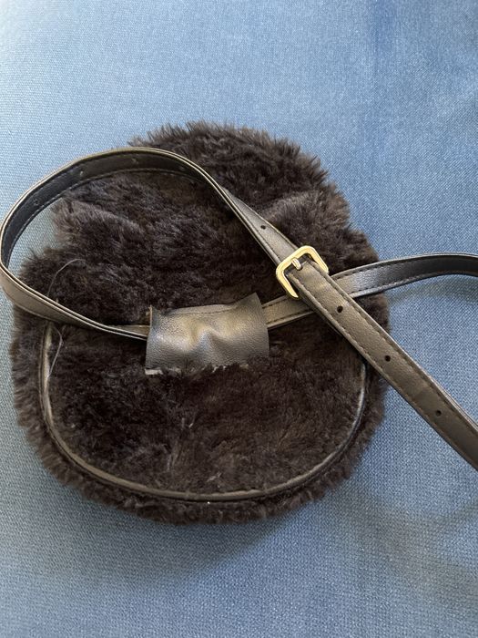 Futrzana torebka na biodro (nerka)