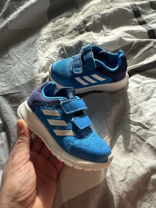 Дитячі кросівки adidas розмір 22