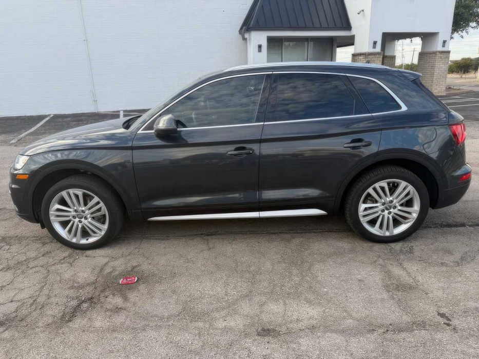 Audi Q5 quattro Premium Plus 45 TFSI      2019