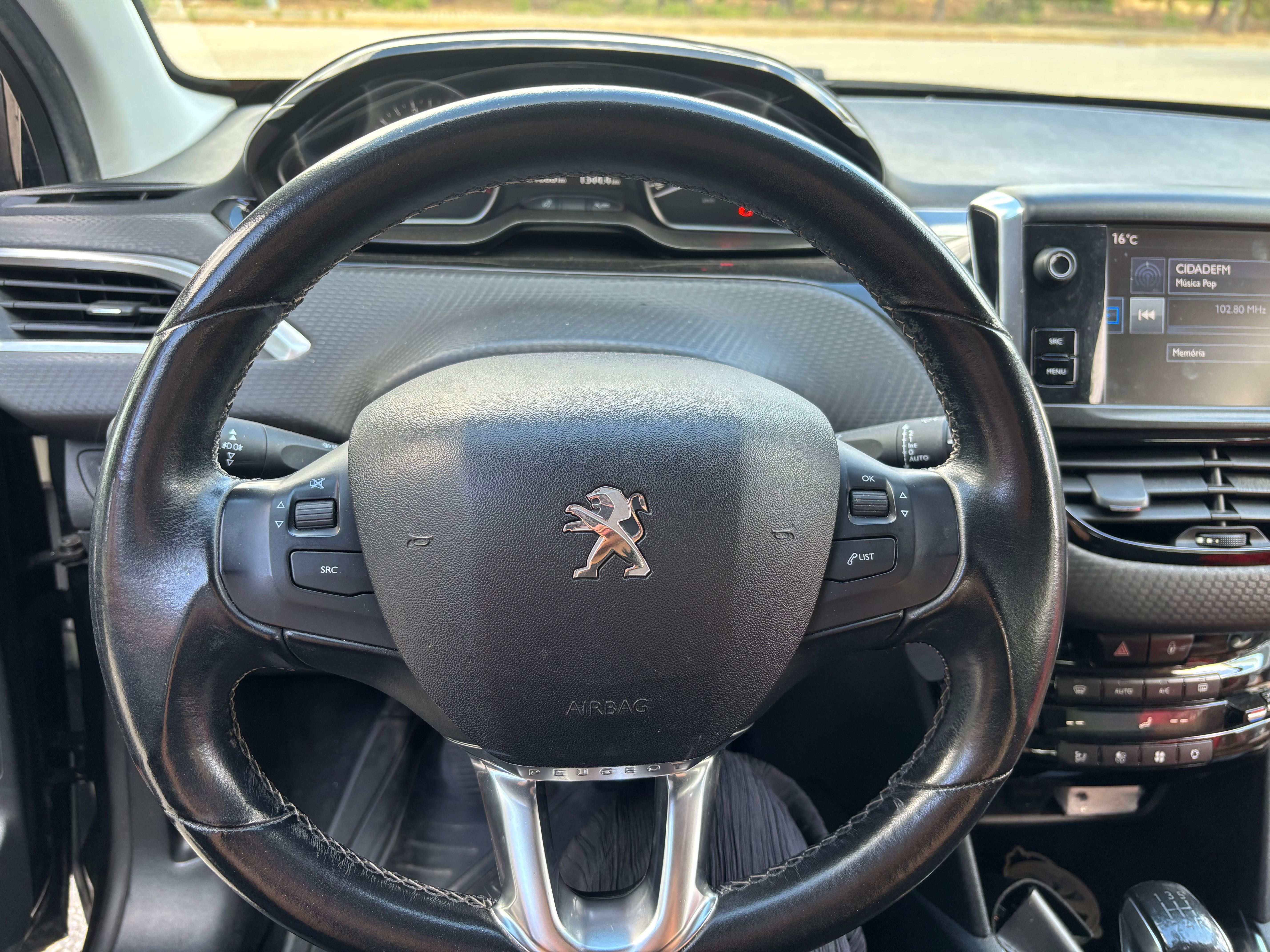 Peugeot 208 puretech allure 2016 1.2 - manual - 131680km - 2 Donos