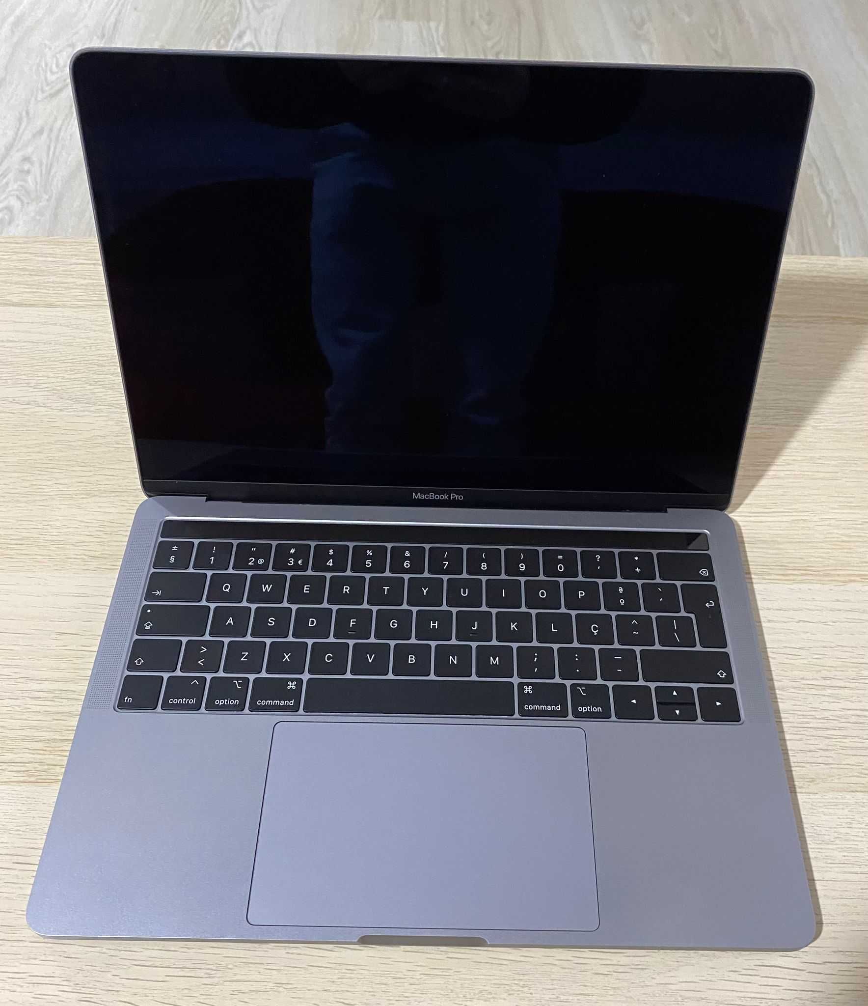 Portátil Apple Macbook Pro 13'' A1989 Com Touch Bar – Space Grey