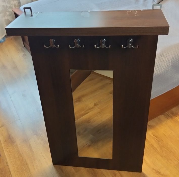 Elegancka Garderoba do przedpokoju wisząca z lustrem