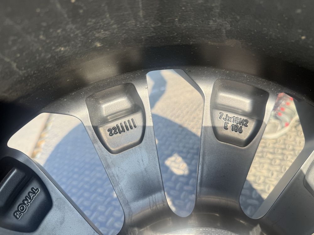 Alufelgi z oponami Lexus UX R18 Runflat