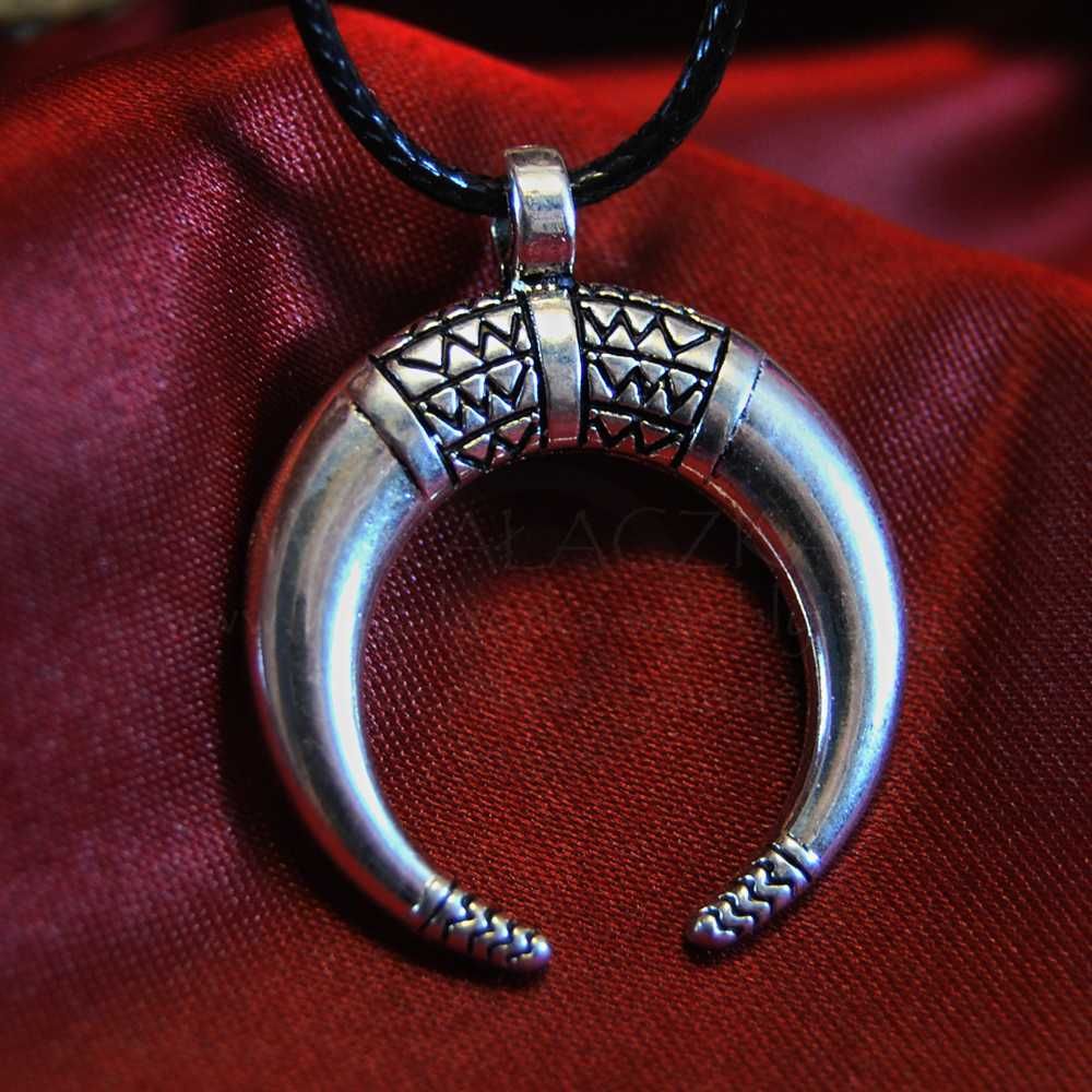 Lunula półksiężyc słowiański amulet talizman Wicca kolor srebrny