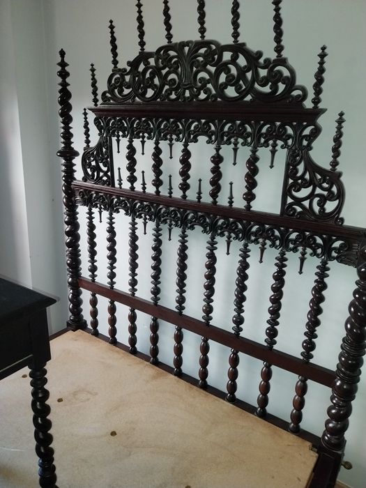 Cama casal vintage
