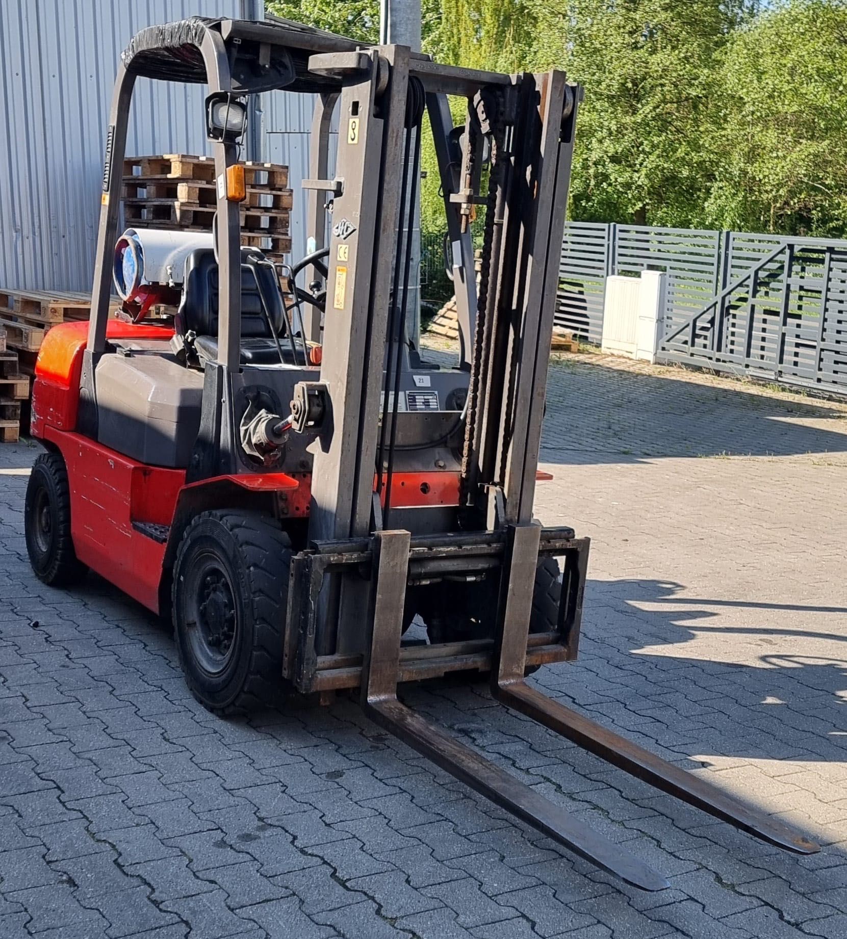 Wózek Widłowy  Hangcha 2500kg udźwigu, świeże bandanie UDT