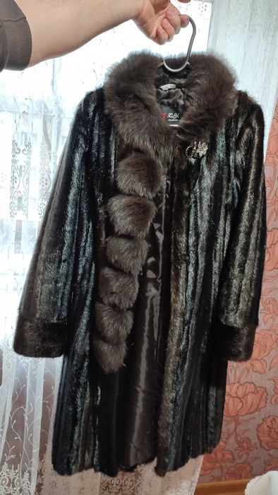Шуба з еко-хутра норки в ідеальному стані розміру М-L 1