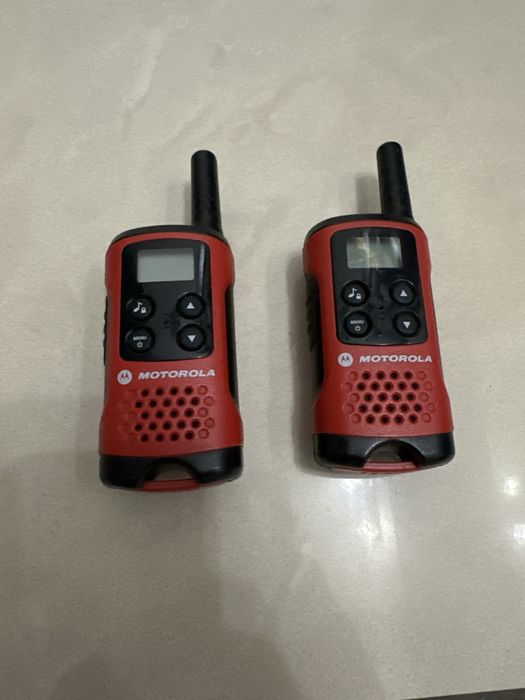Motorola tlkr walkie-talkie