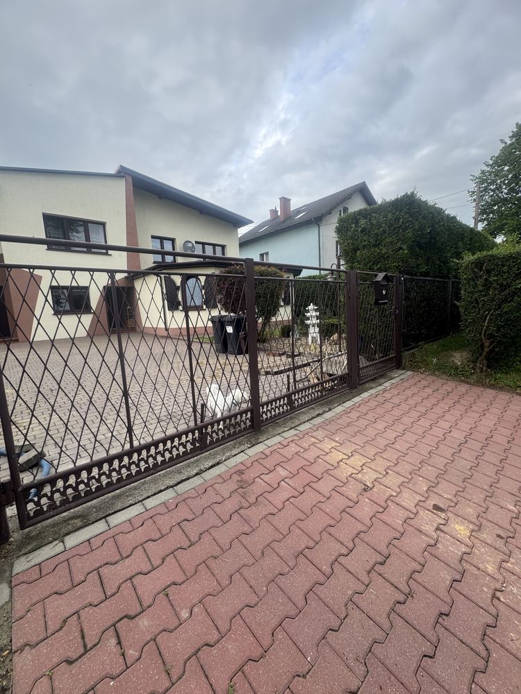 Sprzedam bramę dwuskrzydłową z bramką