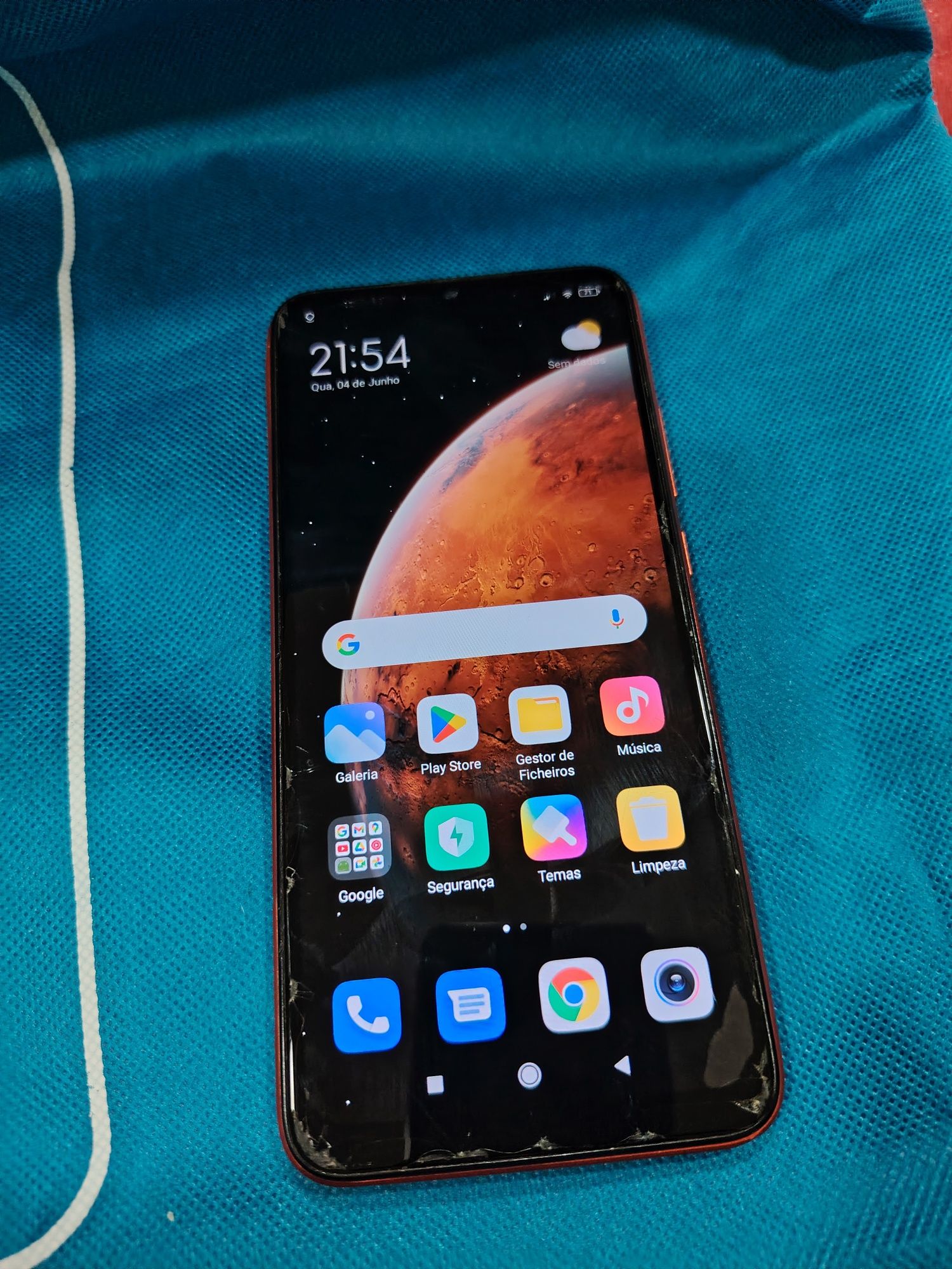 70€ redmi 9c com marcas de uso na película de vidro,a funcionar