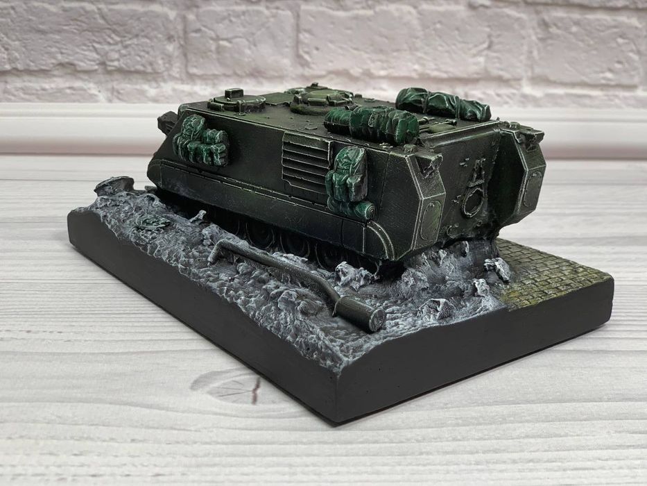 Гіпсовий сувенір бронетранспортер М113