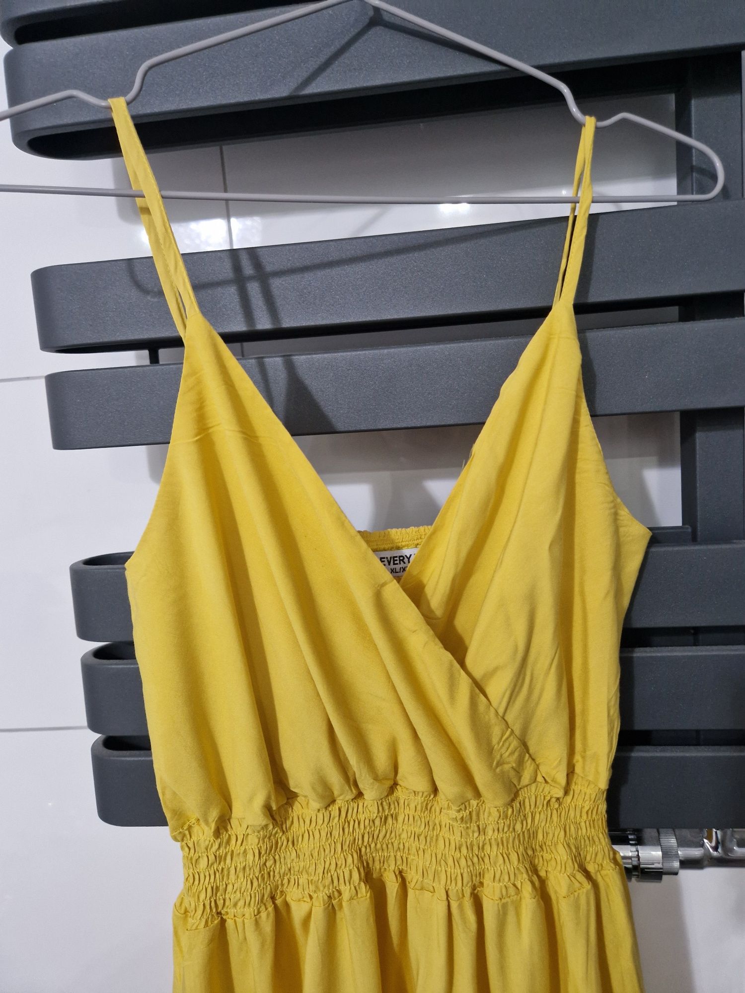 Nowa letnia sukienka maxi z koronką, rozkloszowana L/XL