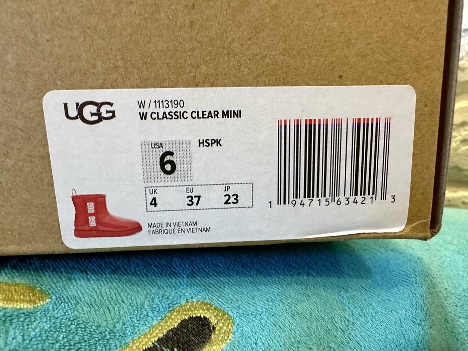 Яскраво-чарвоні UGG оригінал