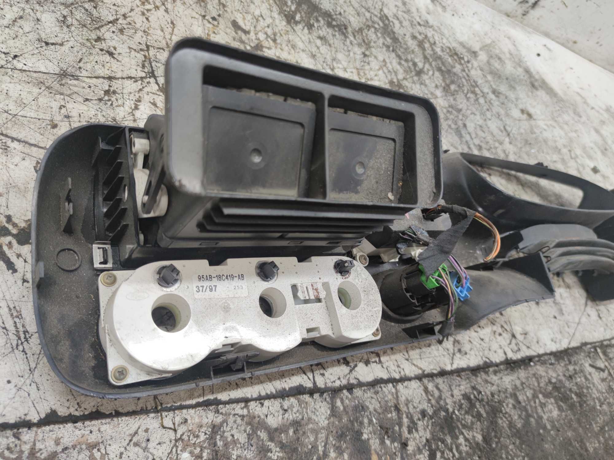 Ford Eskort 91-00 Panel Obudowa Licznika