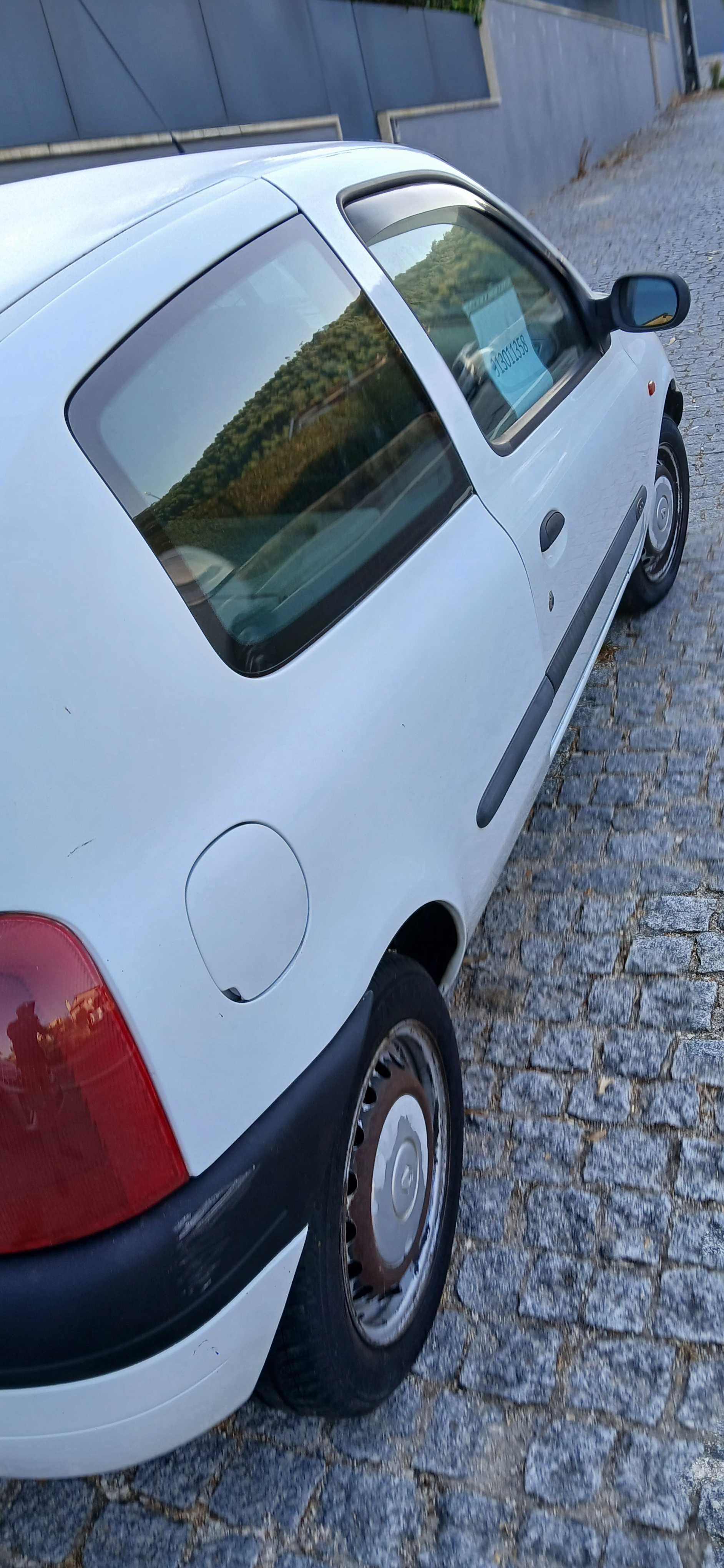 Renault clio 1900