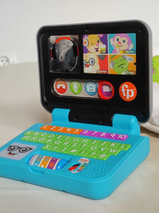 Zabawkowy laptop interaktywna zabawka Fisher Price w języku angielskim