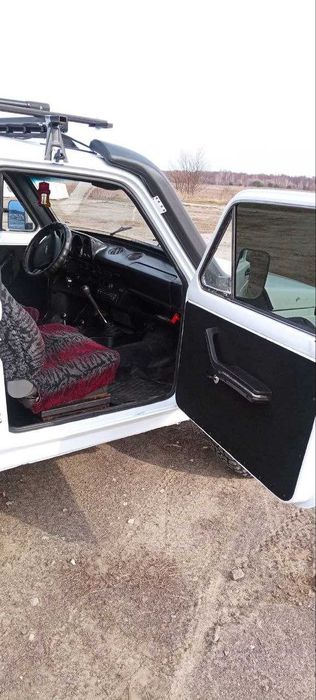 Продам автомобіль Ниву