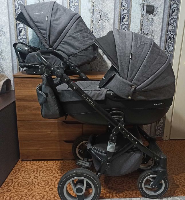 Коляскa 2 в 1 Riko Brano Carbon