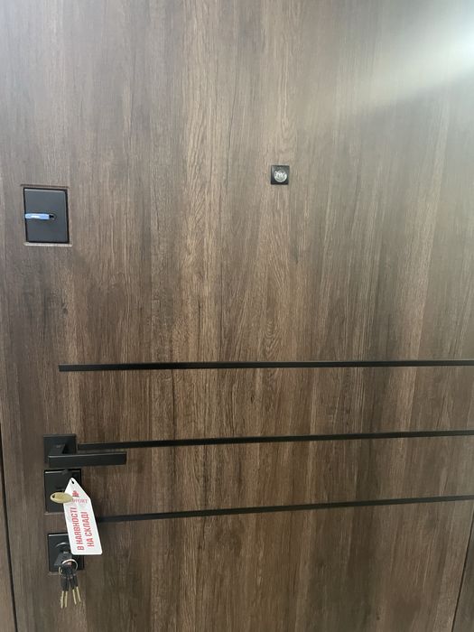 Двері розпродаж великі знижки