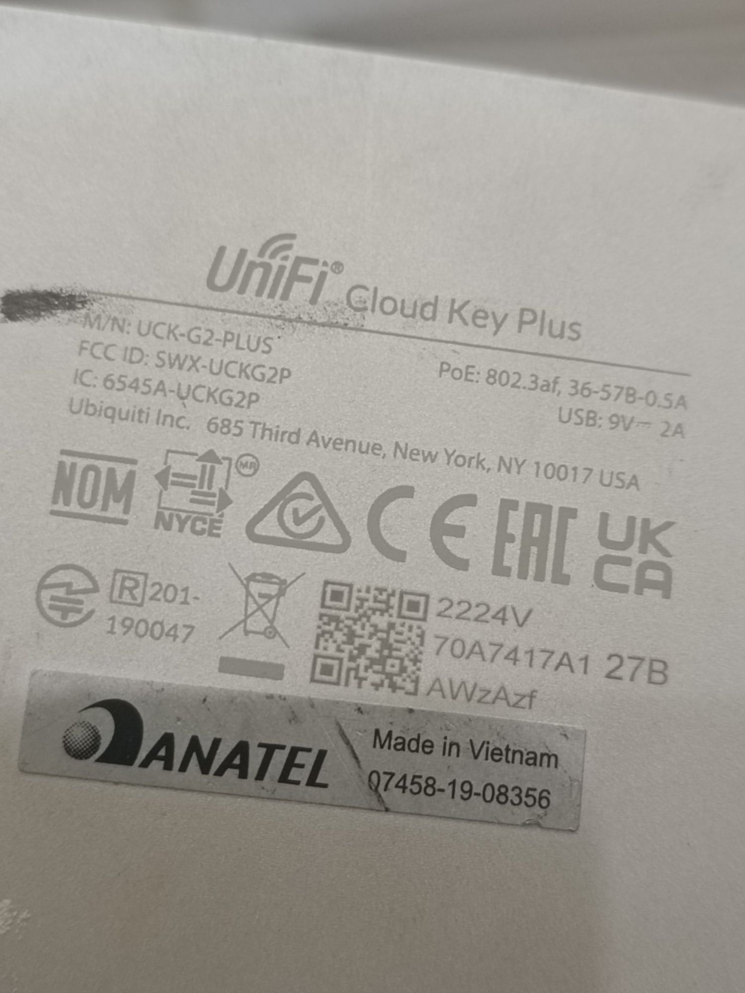 Ubiquiti UniFi Cloud Key Gen2 Plus (UCK-G2-PLUS) мини-ПК с Unifi контр