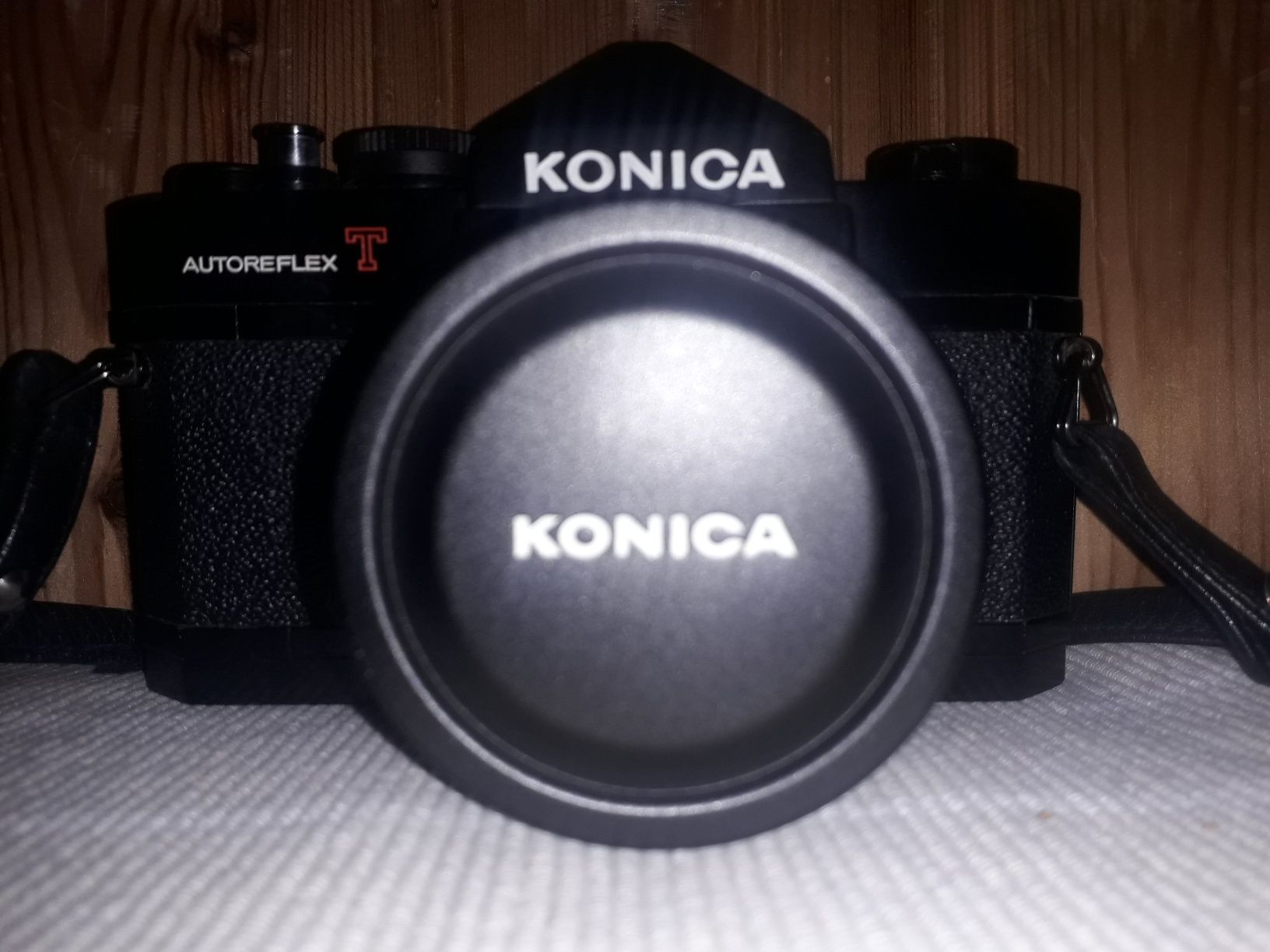 Aparat" KONICA T "   autoreflex