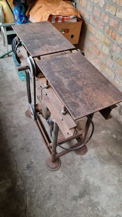 Циркулярный Станок. Деревообрабатывающий станок.