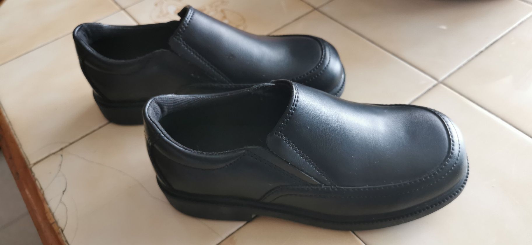 Sapatos de menino n30