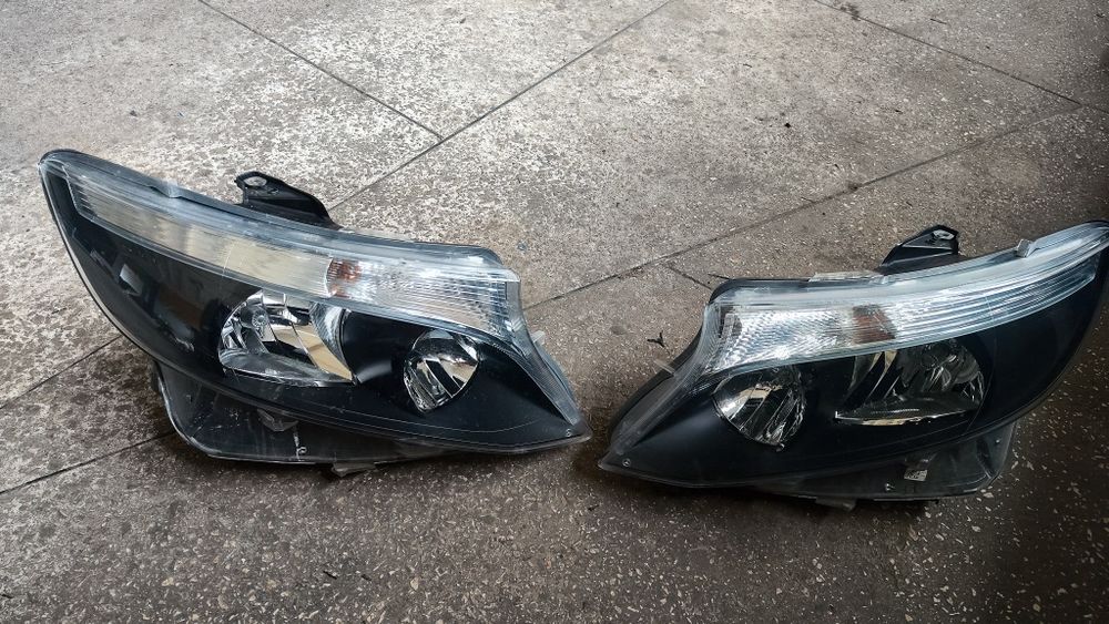 Фара Vito 447 Права Ліва