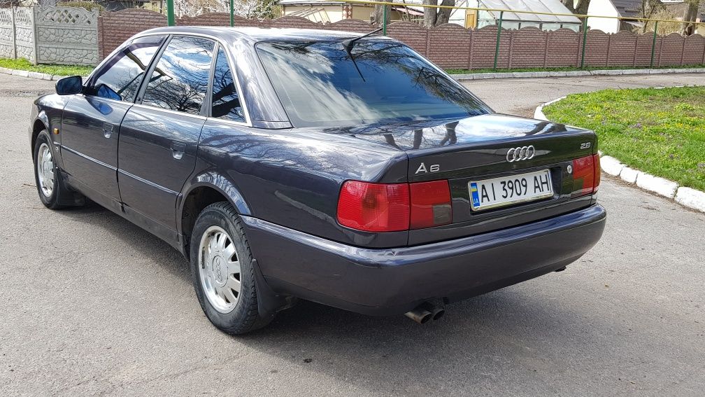 Audi A6 2.6 Газ/бензин Автомат