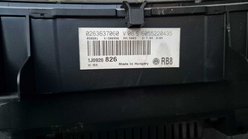 Licznik zegary prędkościomierz VW Golf IV 1,4 16V 1J0920,826