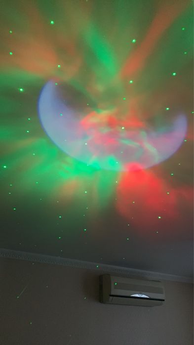 Проектор  Астронавт луна небо БЛЮТУЗ нічник  Космонавт