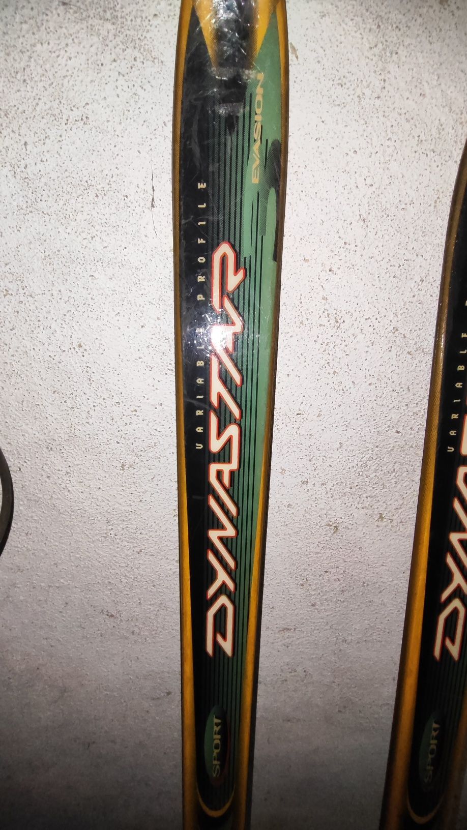 Skis em carbono.