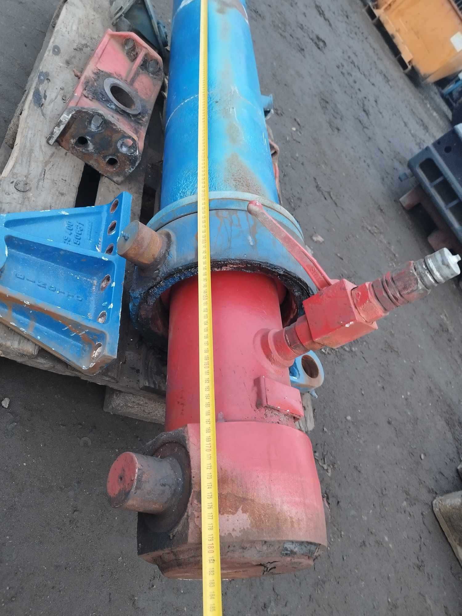 Siłownik Hydrauliczny teleskopowy do wywrotu naczep wywrotka, gondola